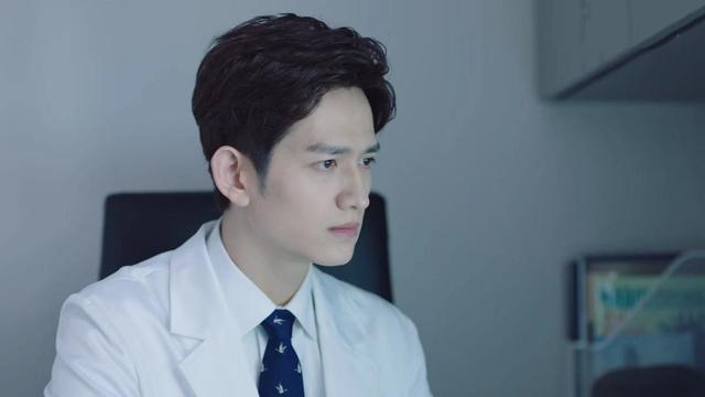 《破茧》中惊现女体盛,美女法医说:变态,邪恶,我不去