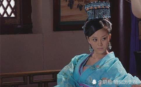 一群宫女因为嘉靖要用红铅炼丹早已仇恨嘉靖最后居然想勒死嘉靖