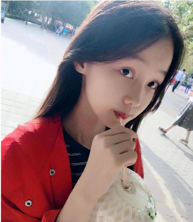 因长得太好看被全网禁止整容的赵薇女儿长大后美得认不出