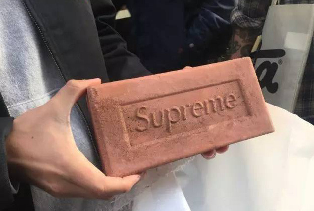 Supreme卖身 曝光国内更多 抄袭 内幕 中国女性 被骗 多年 Supreme 潮牌 珠宝 宝格丽