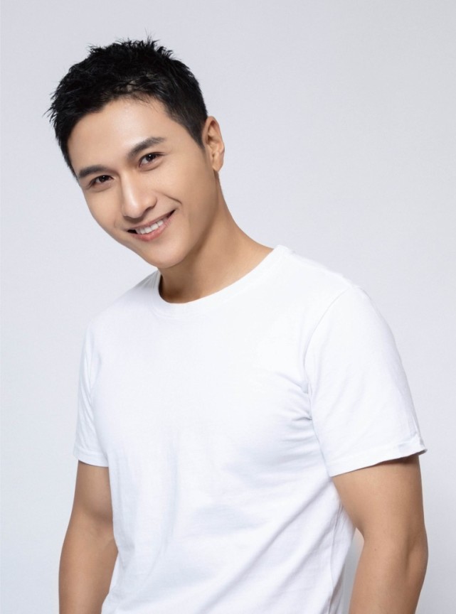 《亲爱的爸妈》圆满杀青 刘硕深情内敛演绎温柔丈夫