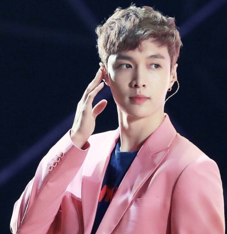 张艺兴|“莲言莲语”？张艺兴机智回答记者问题，却被调侃不知所云