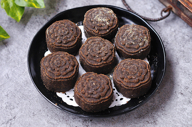 黑豆糕很多人都不知道,它是碱性食物,人到中年要常吃,40岁也不显老!