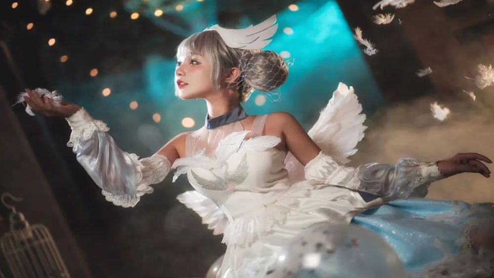 小陆离cos天鹅之梦初恋脸演绎双面小乔看到日常照后恋爱了