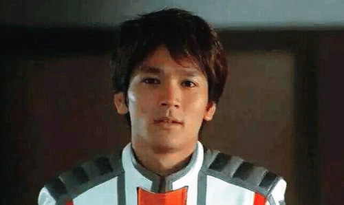 迪迦奥特曼 别再说大古是光了 一个进胜利队都要靠手段的人 他配吗 腾讯新闻