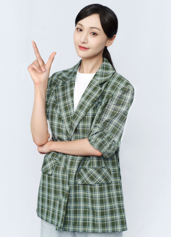 郑爽颜值终于回春!"纸片人"身材穿公主裙,这才是真人芭比