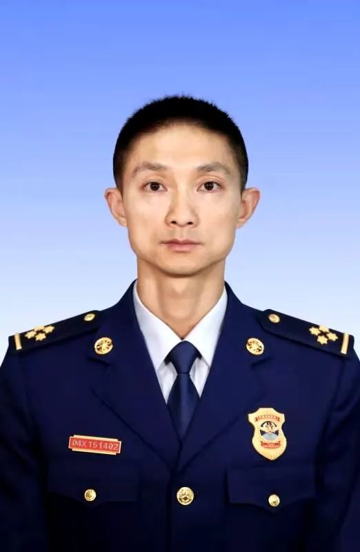 学习他们用初心扛起使命用行动展现担当