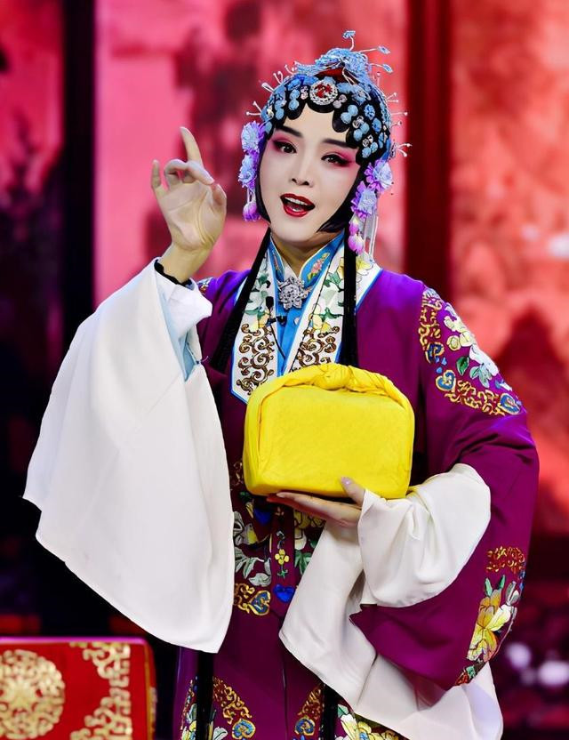 白雪再次和胡文阁合作大师手把手指点上央视戏曲频道京剧首秀