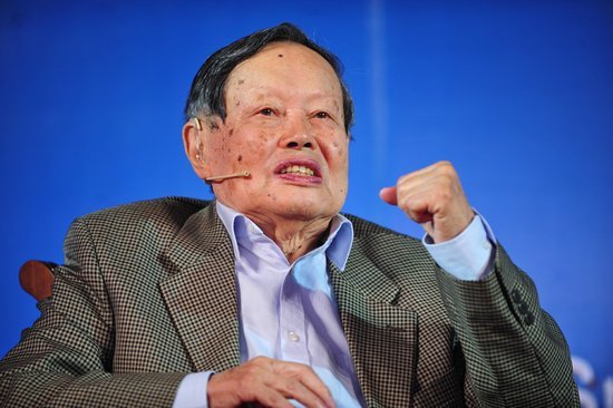 物理学|杨振宁和爱因斯坦聊了一个多小时，最后他一句话反而成就了现在的他