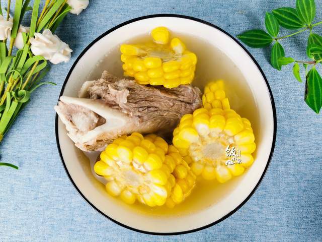 煲骨头汤别再焯水了 教你不用焯水的做法 汤无杂质 鲜美好喝 骨头汤 猪骨头 排骨汤 玉米骨头汤