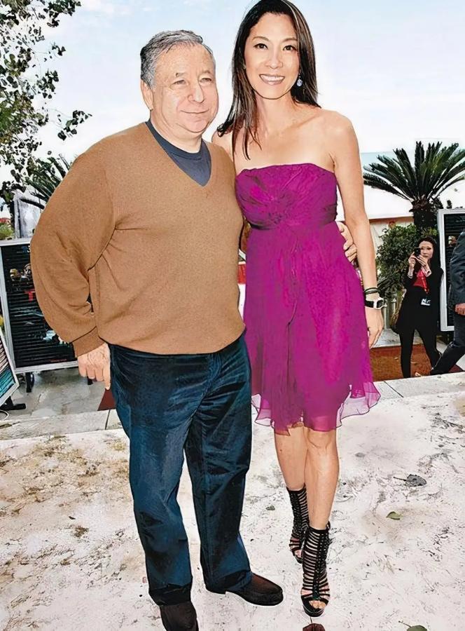 杨紫琼和男友相爱6000天,至今未婚,秀恩爱不输年轻人_腾讯新闻