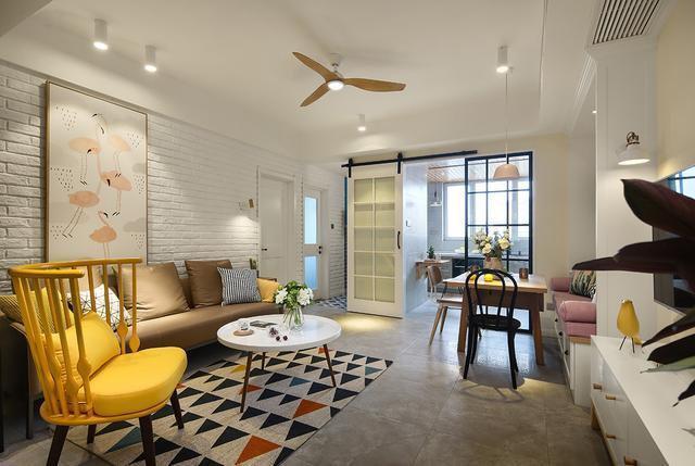 西安二手房翻新装修改造:温暖时尚撞色系设计 让你的家与众不同