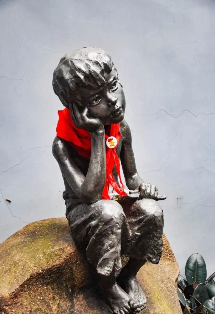 松林坡曾经是国民党特务屠杀革命先烈的刑场,从1946年到1949年期间