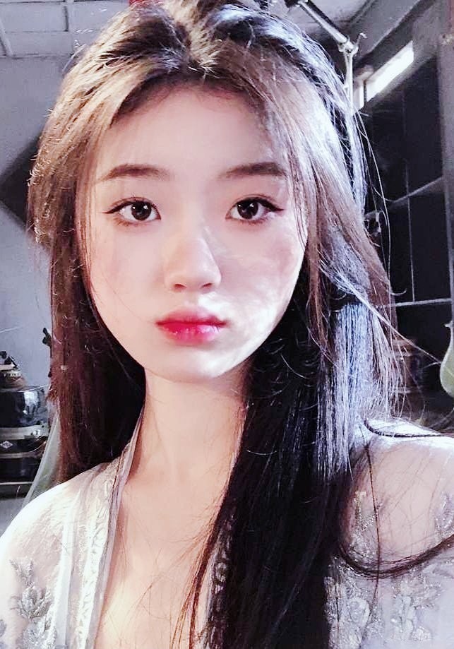 给电影人的情书|《中国好声音》单依纯动情落泪，演绎《给电影人的情书》好动人