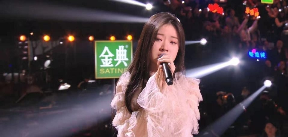 给电影人的情书|《中国好声音》单依纯动情落泪，演绎《给电影人的情书》好动人