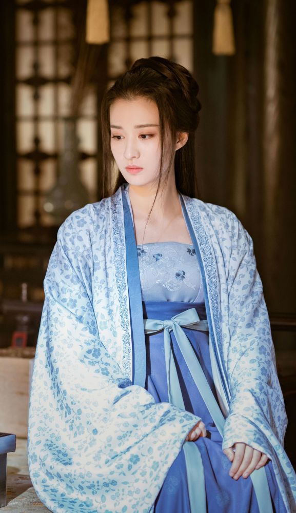 范冰冰|她的美貌热搜，真让人一头雾水