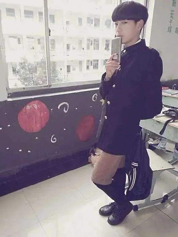 演员请就位|《演员请就位》最大资源咖，过往背景好复杂，镜头前后判若两人