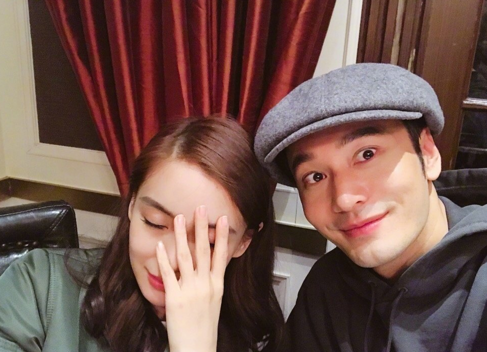 黄晓明|婚姻亮红灯？43岁黄晓明剧组庆生，老婆Baby却失声一整天