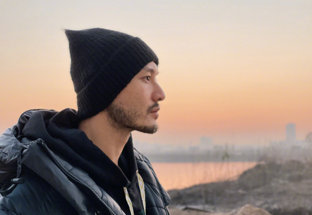 黄晓明|婚姻亮红灯？43岁黄晓明剧组庆生，老婆Baby却失声一整天