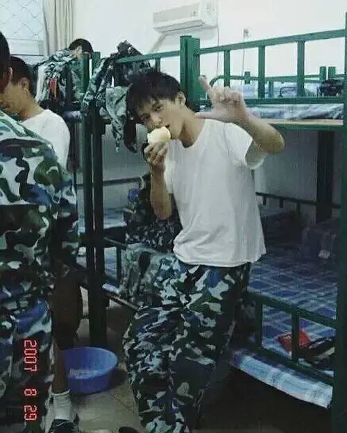 网红|行行好吧，别把他拖进娱乐圈