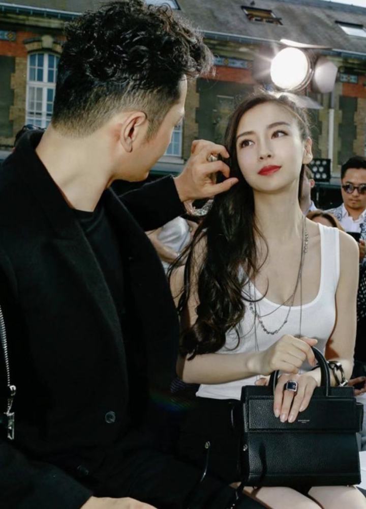 黄晓明|黄晓明被老婆忽视，生日宴大吼“面呢”，baby上线十次不表态