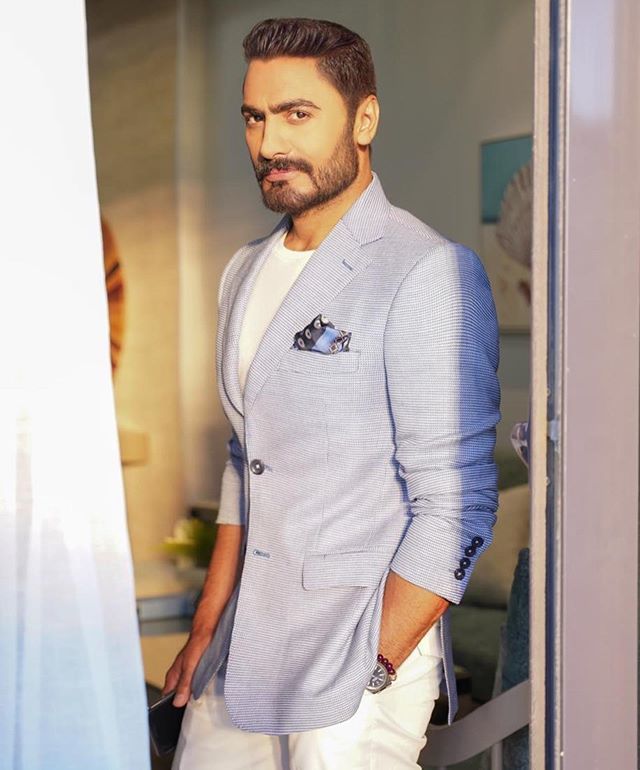 离婚|埃及流行音乐巨星的妻子公开宣布与其离婚 并透露两人分居已久