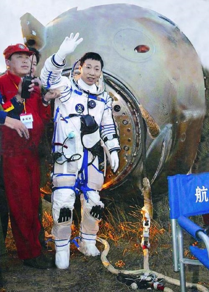 宇航员|杨利伟进入太空听到怪响，怀疑有人在舱外敲门，专家给出明确解释