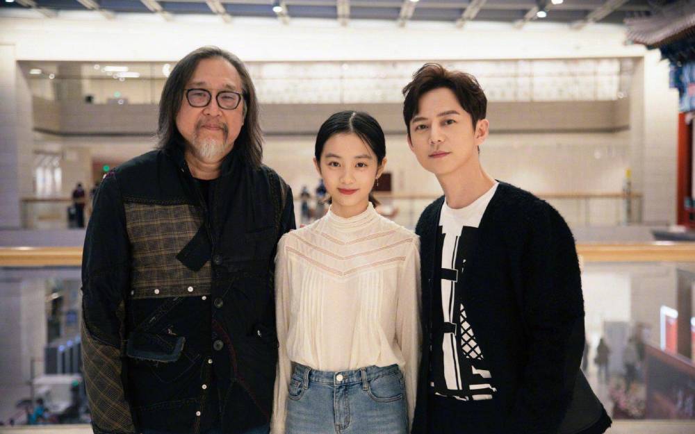 孙莉|43岁孙莉大秀舞姿腰间赘肉抢镜，怕是被黄老师这个煮夫喂肥的