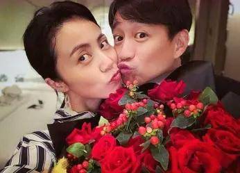 孙莉|43岁孙莉大秀舞姿腰间赘肉抢镜，怕是被黄老师这个煮夫喂肥的