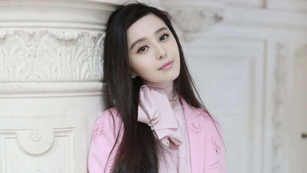 范冰冰|范冰冰人气跌落谷底？视频评论量仅为200个，就连高仿号都不如