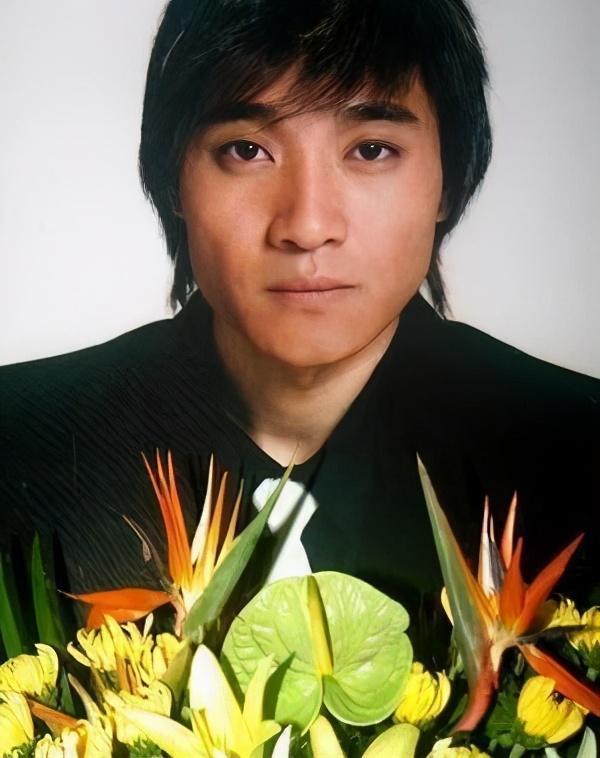 2003年主持人张涛发生车祸同车3人身亡网友害人害己