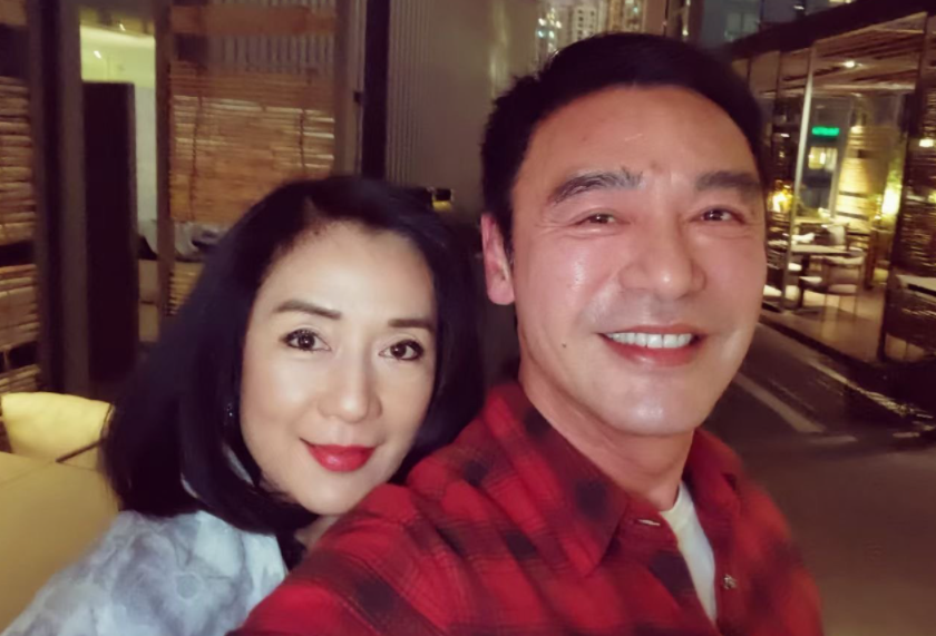 58岁吕秀菱罕见曝近照,时隔39年与钟镇涛合照,俊男靓女仍般配_腾讯