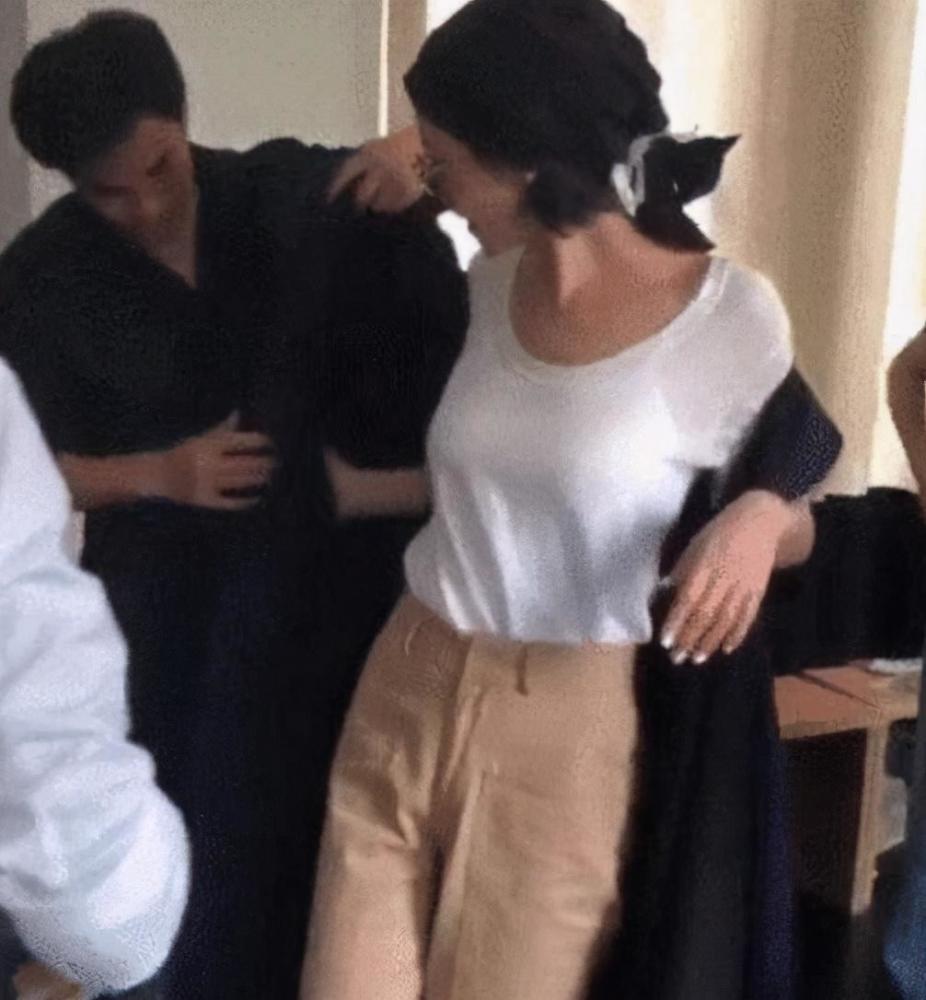 颜值|有事业有颜值有身材，女人活成李若彤王菲这样，还不让人羡慕吗