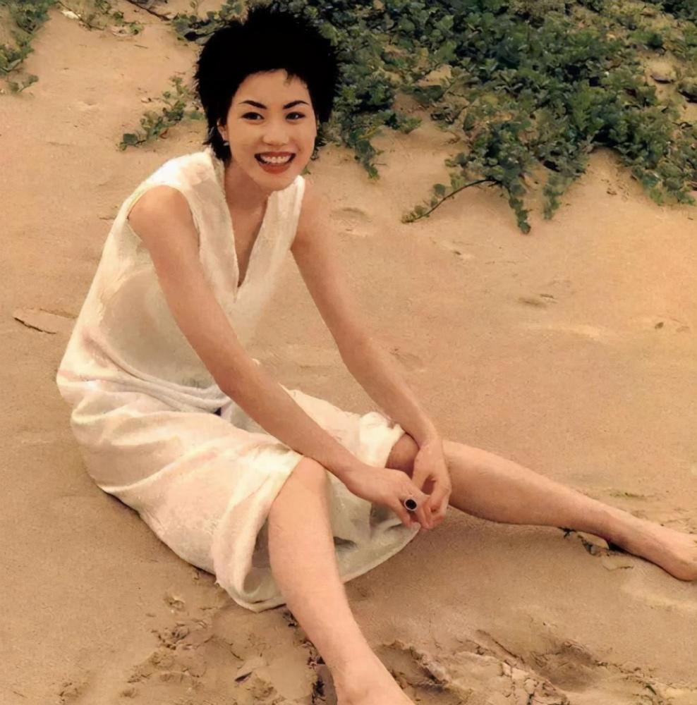 颜值|有事业有颜值有身材，女人活成李若彤王菲这样，还不让人羡慕吗