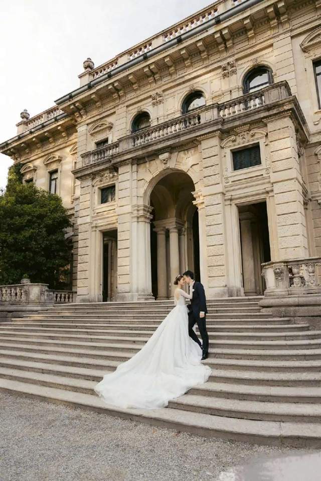 谢霆锋|谢霆锋对她一见钟情，陈冠希为追她戒烟，今美若天仙成百亿阔太