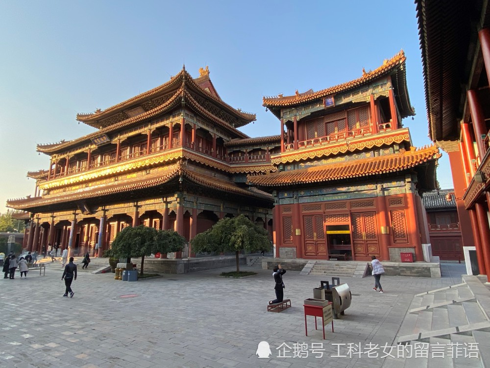 雍和宫|雍和宫之一缕夕阳照进佛堂