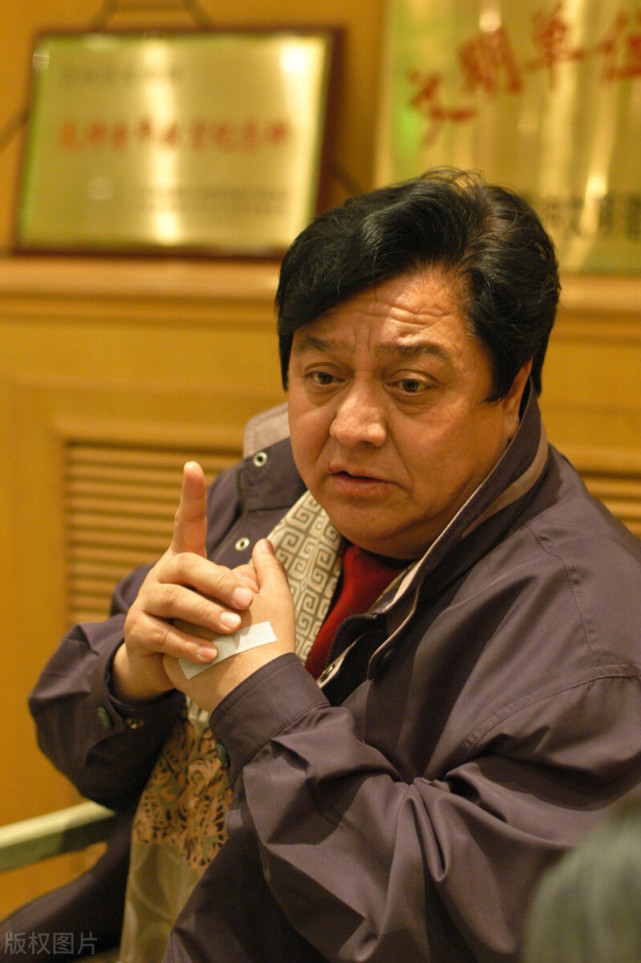 因足浴录像遭敲诈,拍假广告的李金斗又要代言,网友:记吃不记打