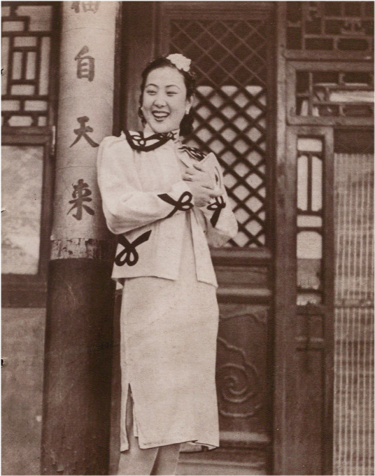罕见老照片:日本人拍的抗战期间花姑娘的真实样子,这谁能想得到!