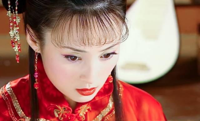 《甄嬛传》中让宜修又爱又恨的纯元皇后,到底是白月光还是白莲花