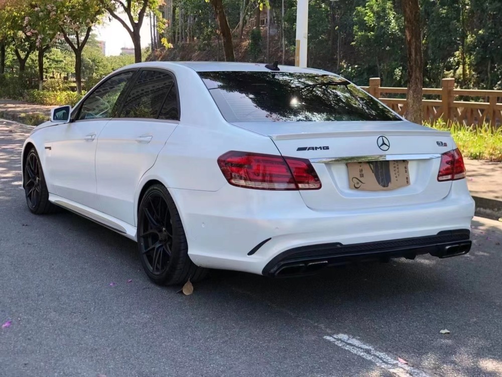 15年款奔驰amg e63,售价26.8万,动力爆发力十足