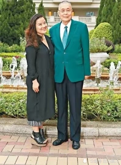 即将迎来45岁生日的孙颖算是高龄产妇,能为丈夫再添一位小公主,实在是