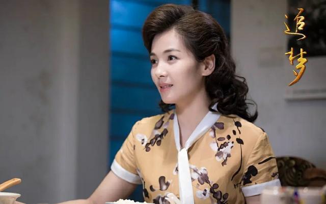 刘涛|刘涛新剧造型曝光，发量多到立起来，温婉气质像极央视一姐董卿！