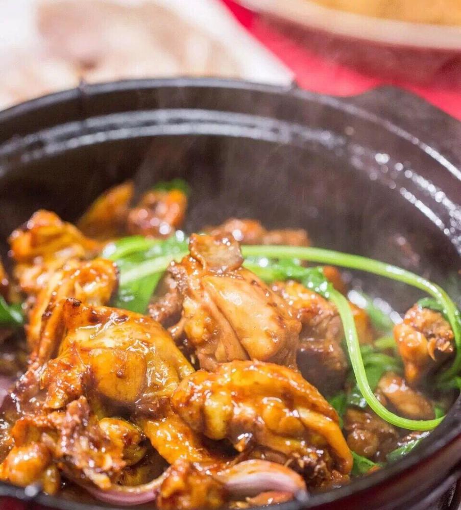 不加一滴水做出下饭粤菜,十分钟出锅啫啫鸡煲,口感嫩滑好吃又满足