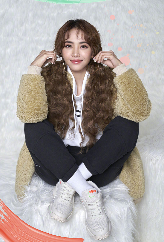 40岁蔡依林逆生长,扎双马尾发型总感觉还是20岁