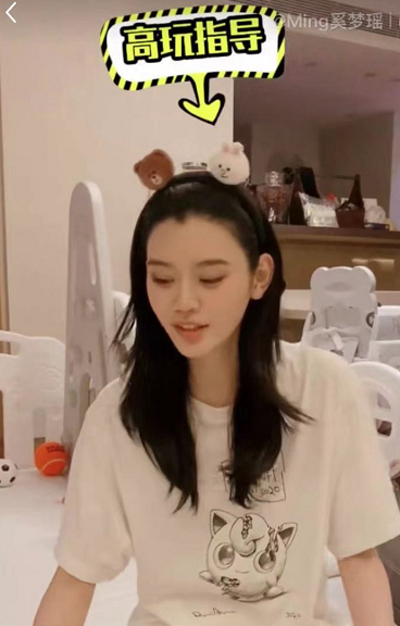 奚梦瑶|奚梦瑶晒儿子玩具老公帮录视频，买可怕熊被何猷君吐槽：是亲妈吗
