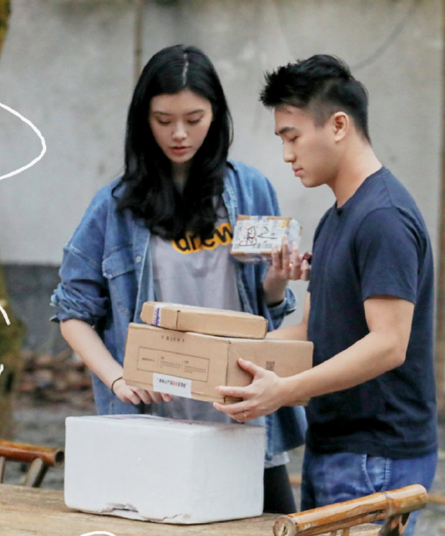 奚梦瑶|奚梦瑶晒儿子玩具老公帮录视频，买可怕熊被何猷君吐槽：是亲妈吗