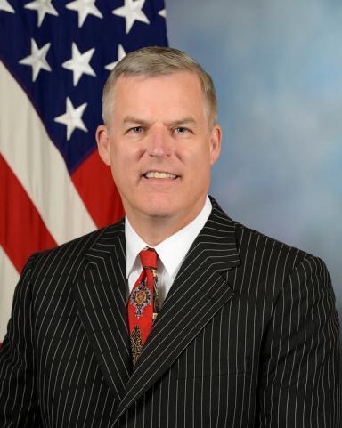 现在接过国防部长重任的人名叫米勒,此前一直担任着美国反恐中心主任