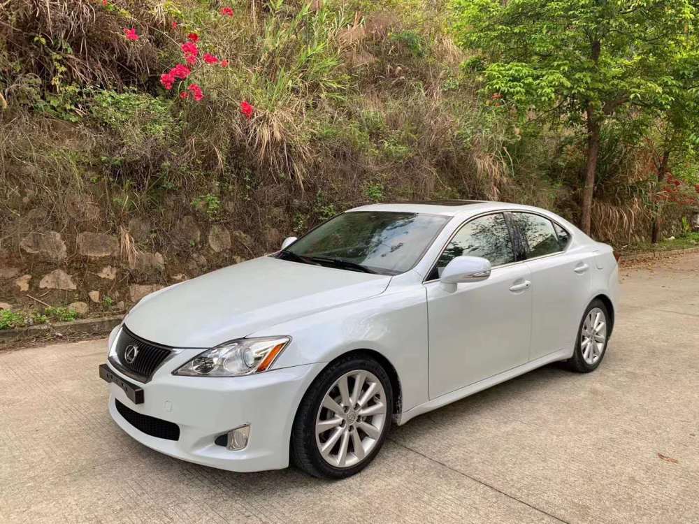 2012款凌志is300售价68万提供平顺强劲高效的动力