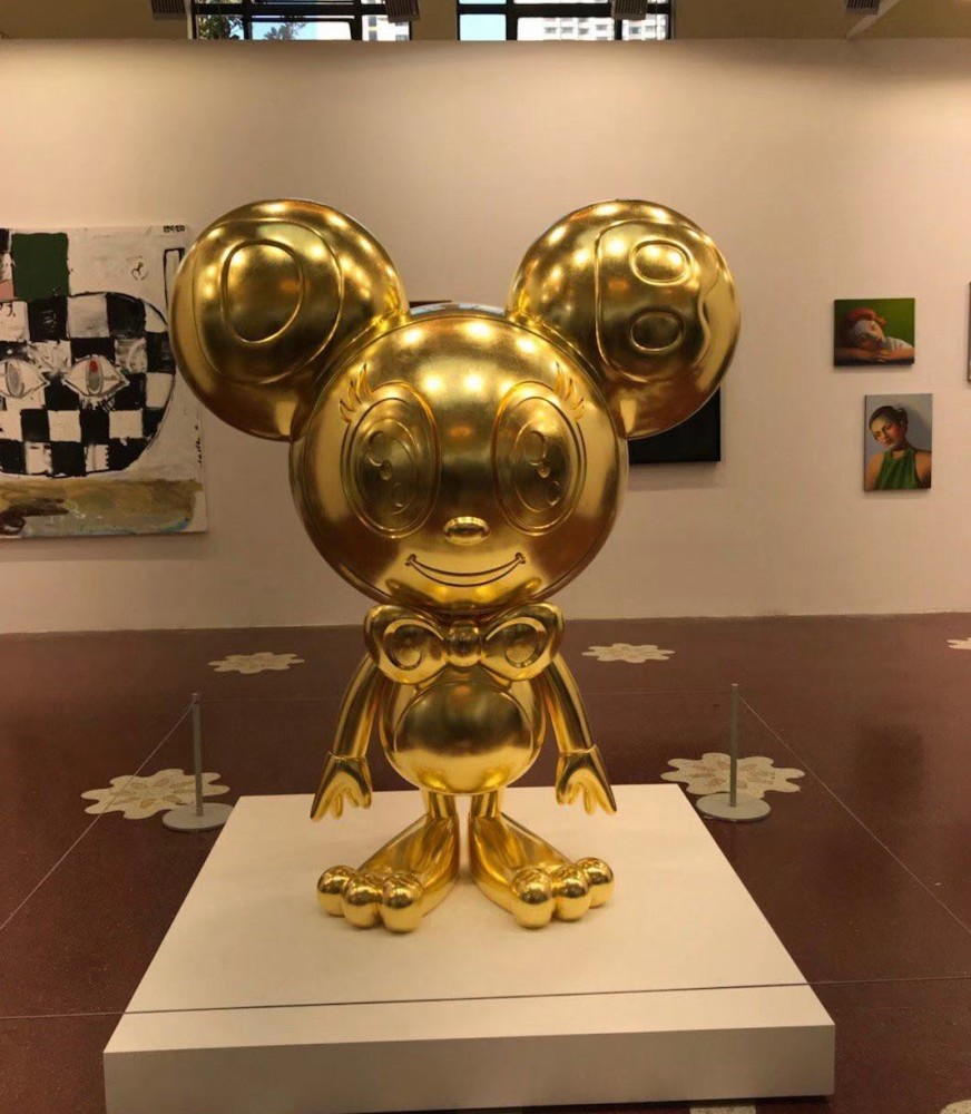 王思聪|王思聪逛艺术展像去超市买菜，直接订购了村上隆作品就走人