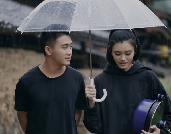 王思聪|王思聪逛艺术展像去超市买菜，直接订购了村上隆作品就走人